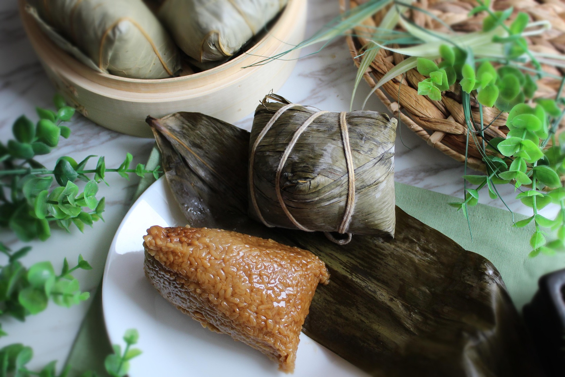 包覆風土的四種外衣！端午「台灣常用粽葉」大解密：一場驅毒避邪的初夏生態學